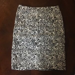 Knee length patterned black and white skirt- 2P